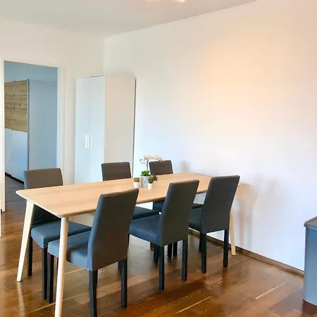 شقة 80 M2 With Balcony - Free Parking *